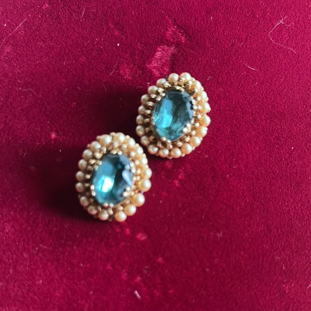 Elegant Gold and Blue Vintage Clip on Gemstone Earrings